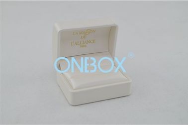 Custom PU leather jewelry packaging boxes for women diamond and pendant