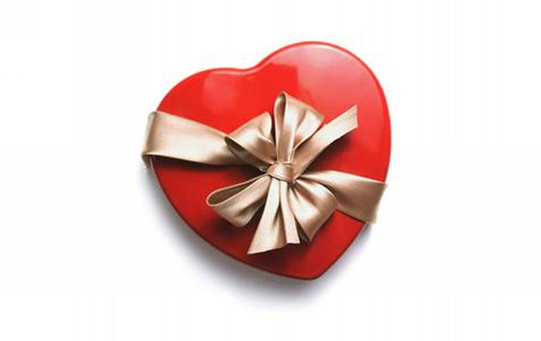 Small Heart Shaped Biscuit Gift Cardboard Boxes / Container Printed 200X100 mm